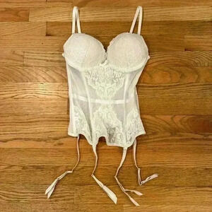 Fredericks of Hollywood White Lace Corset w/Padded bra Size: Small